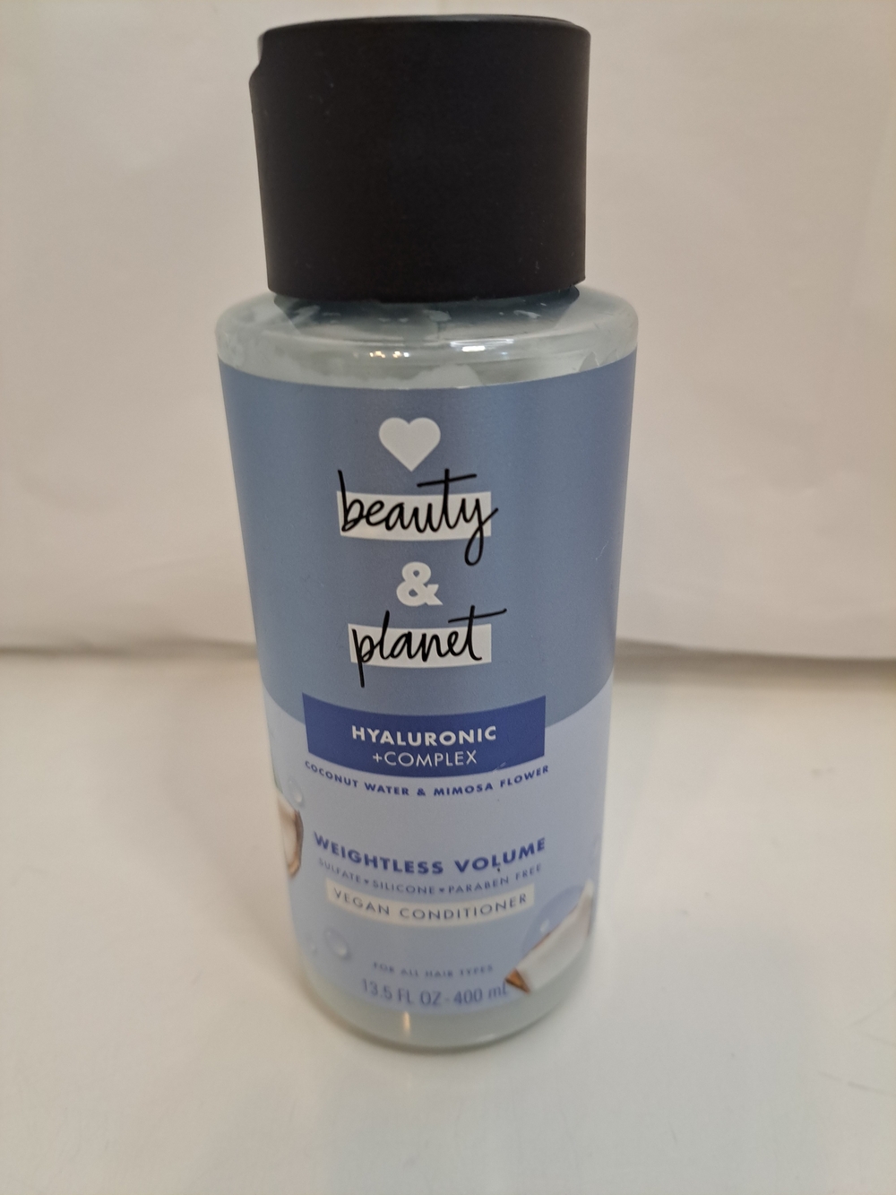 Love Beauty and Planet Weightless Volume Conditioner with Hyaluronic acid